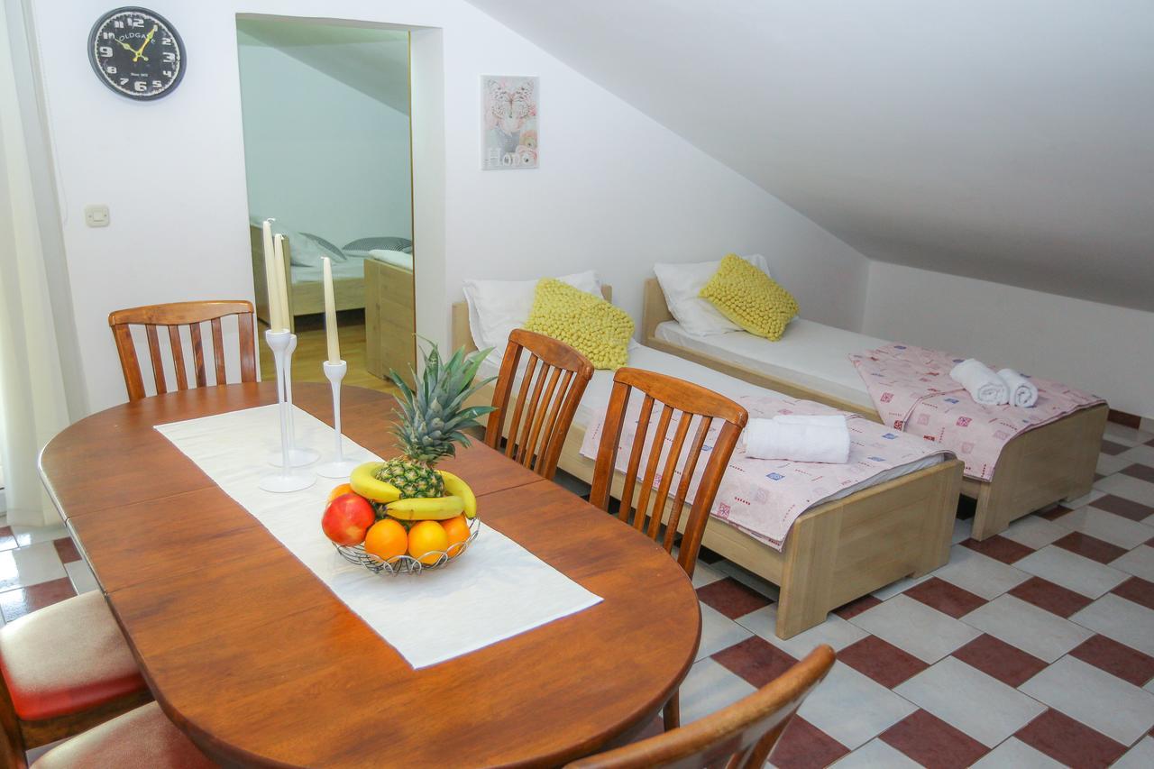 Lucky Luke Pool Apartments Novalja Exterior photo
