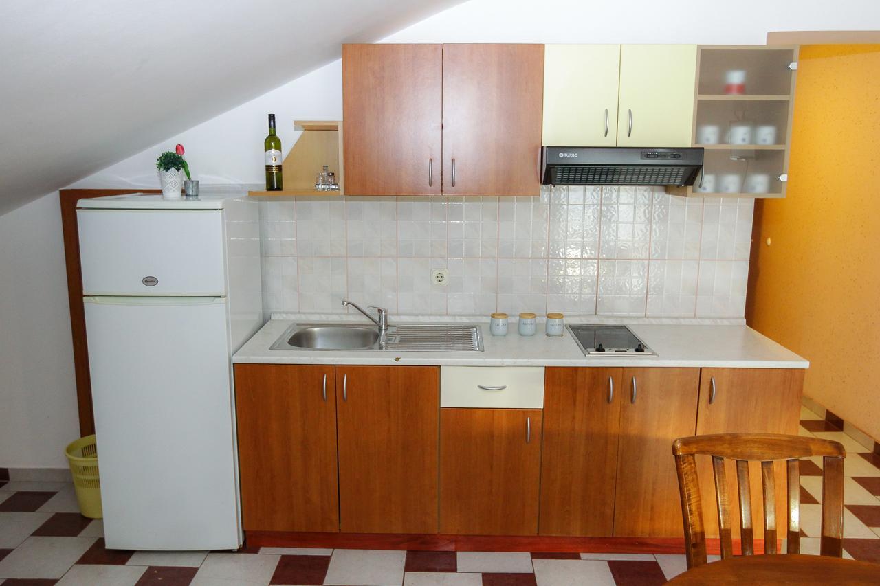 Lucky Luke Pool Apartments Novalja Exterior photo